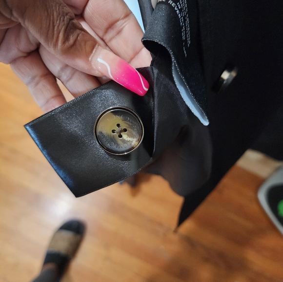 London Fog rain jacket - Picture 7 of 8